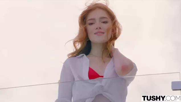 Mulatto Girl Can't Resist Double Penetration