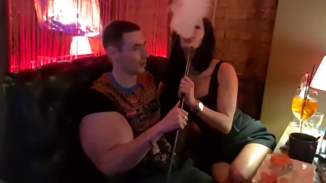 Bazooka hands smokes hookah while the girl sucks his cigar – porn leak