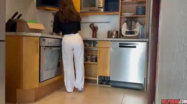 In homemade porn the babe gives an amazing blowjob in the kitchen